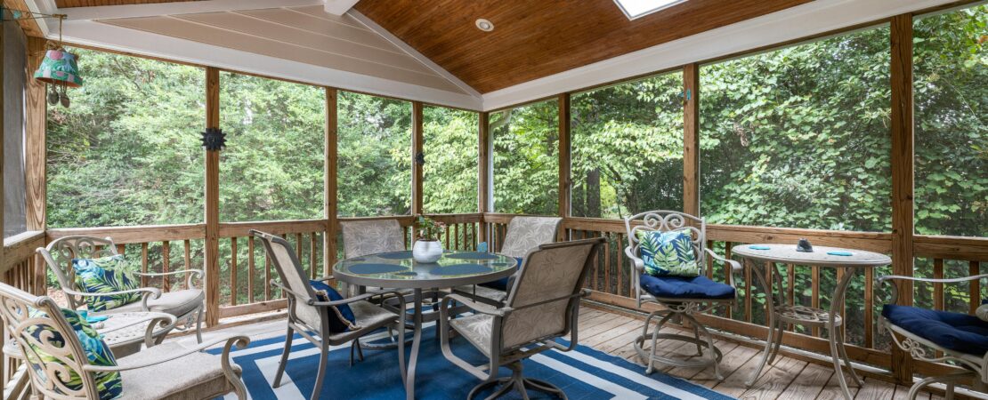 Exploring the Best Restaurants Listed on Corner 17